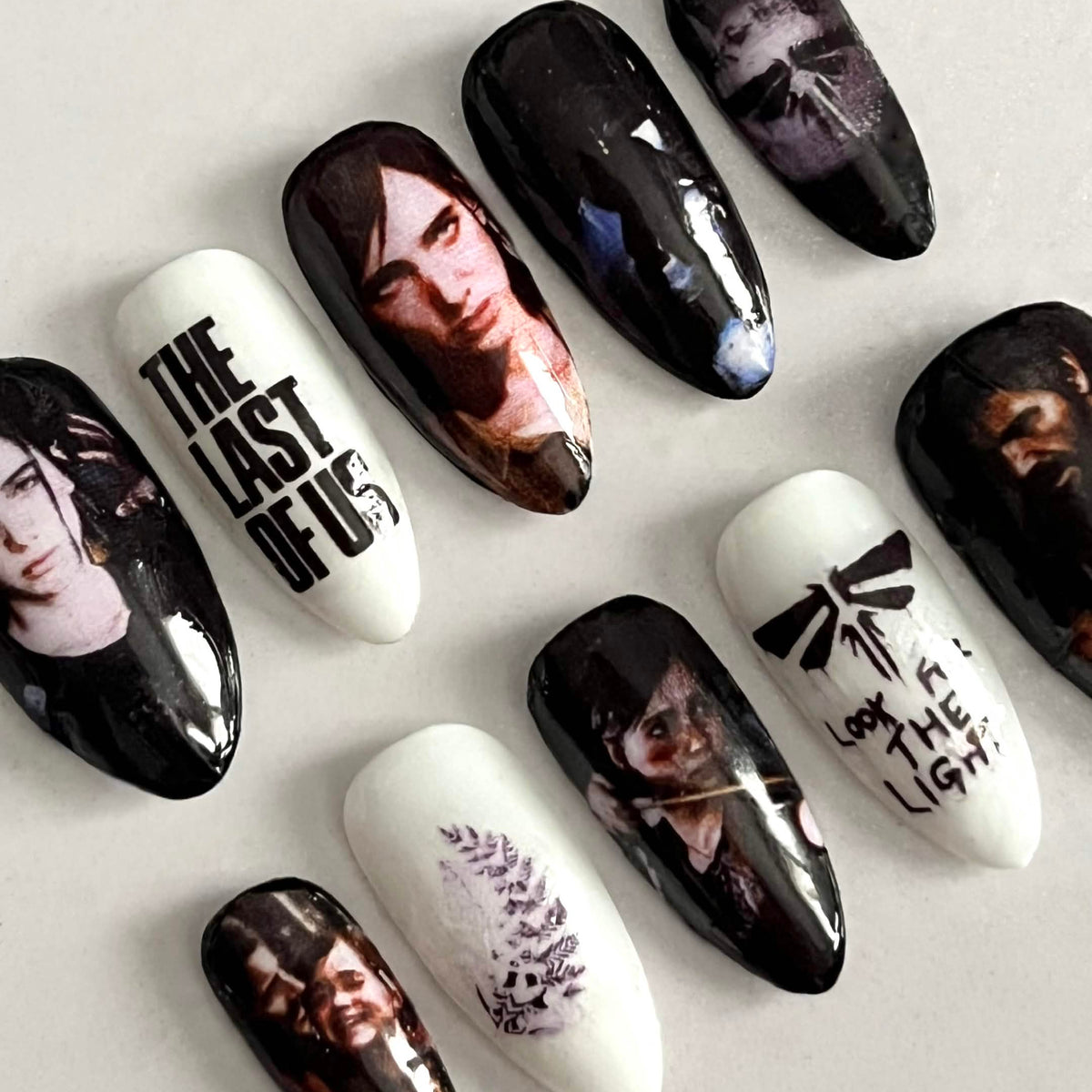 The Last Of Us press-on nails